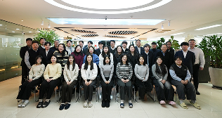 Shinjo Logitech Team Photo 1